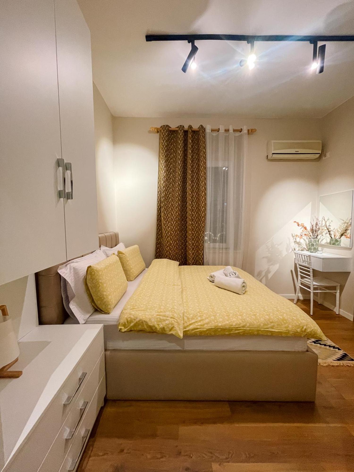 Aj Apartments - Hidden Gem In Front Of Taiwan Center Тирана Экстерьер фото