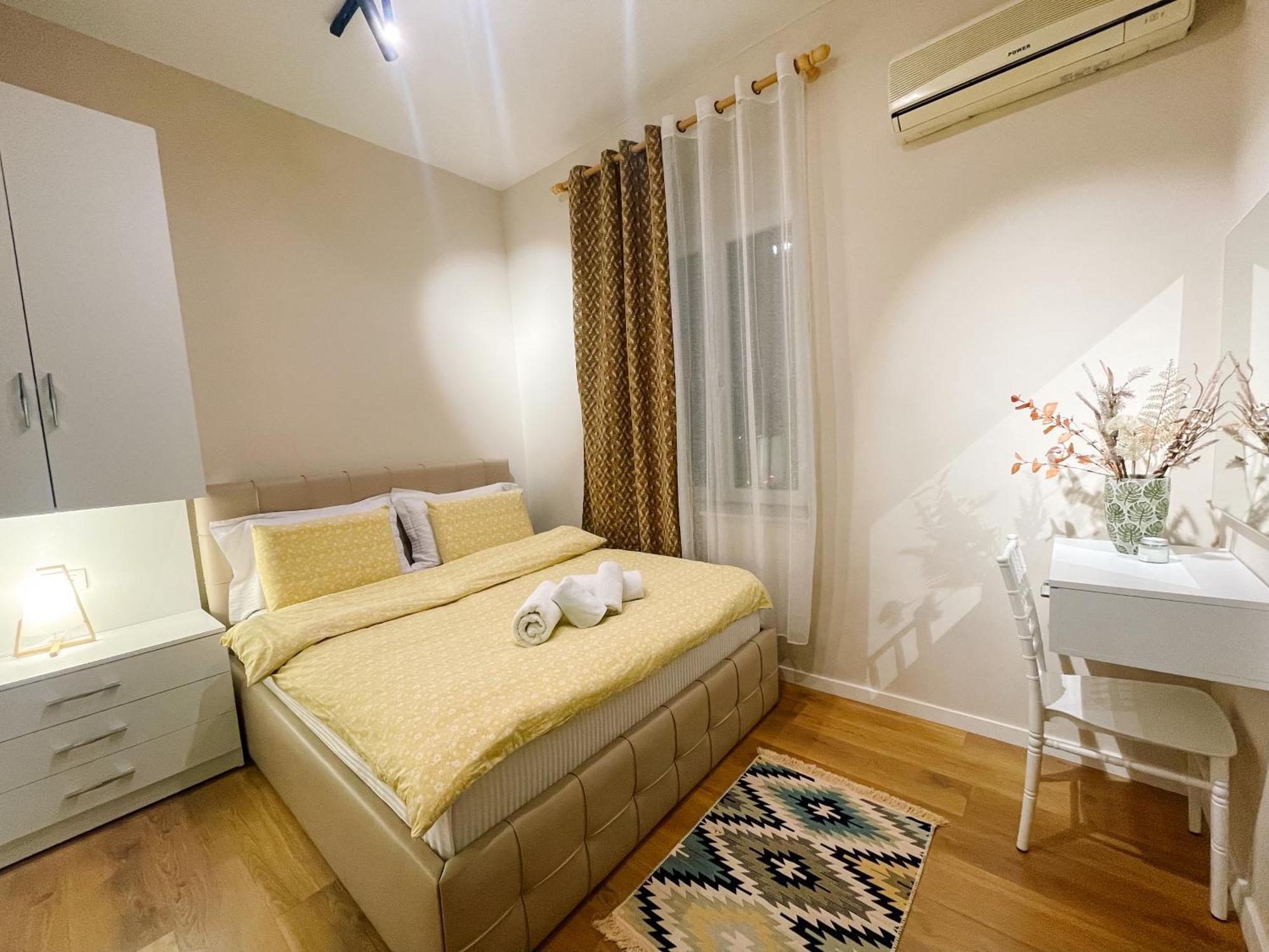 Aj Apartments - Hidden Gem In Front Of Taiwan Center Тирана Экстерьер фото